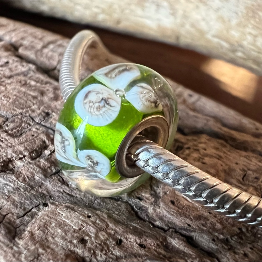 New Authentic Chamilia Charm- Leprechaun Blooms Green St Patrick Murano Glass